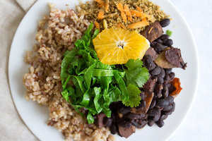 Feijoada - Black Bean Stew (via sprinkleofgreen.com)