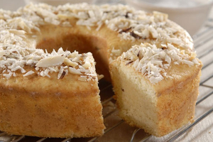 Brazil Nut Cake (via ciauniao.com.br)