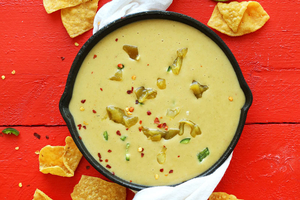 Vegan Green Chilli Dip (via minimalistbaker.com)