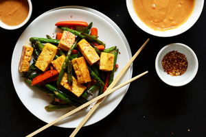 Tofu Stir fry (via minimalistbaker.com)