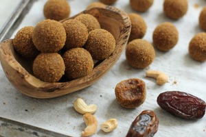 Gingerbread Cookie Dough Balls (via kitchenfrau.com)