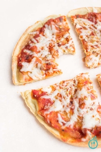 Quinoa Pizza (via simplyquinoa.com)