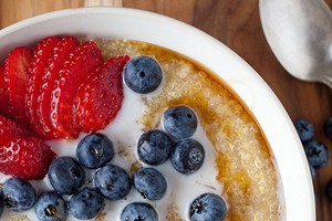 Amaranth, Quinoa and Polenta Porridge (via willcookforfriends.com)