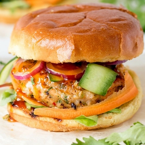 Thai Fish Burgers (via kitchensanctuary.com)