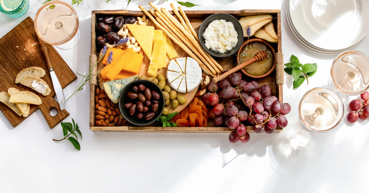 How to Make the Perfect Christmas Grazing Board with Healthy Supplies