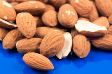 Whole Natural Almonds 1kg (Sussex Wholefoods)